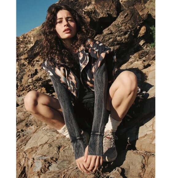 NEW Free people Movement In A Bubble Printed Puffer Vest 258 6S3 - Picture 3 of 9